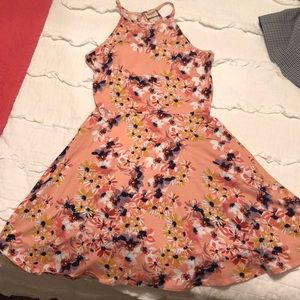 Super cute floral dress.